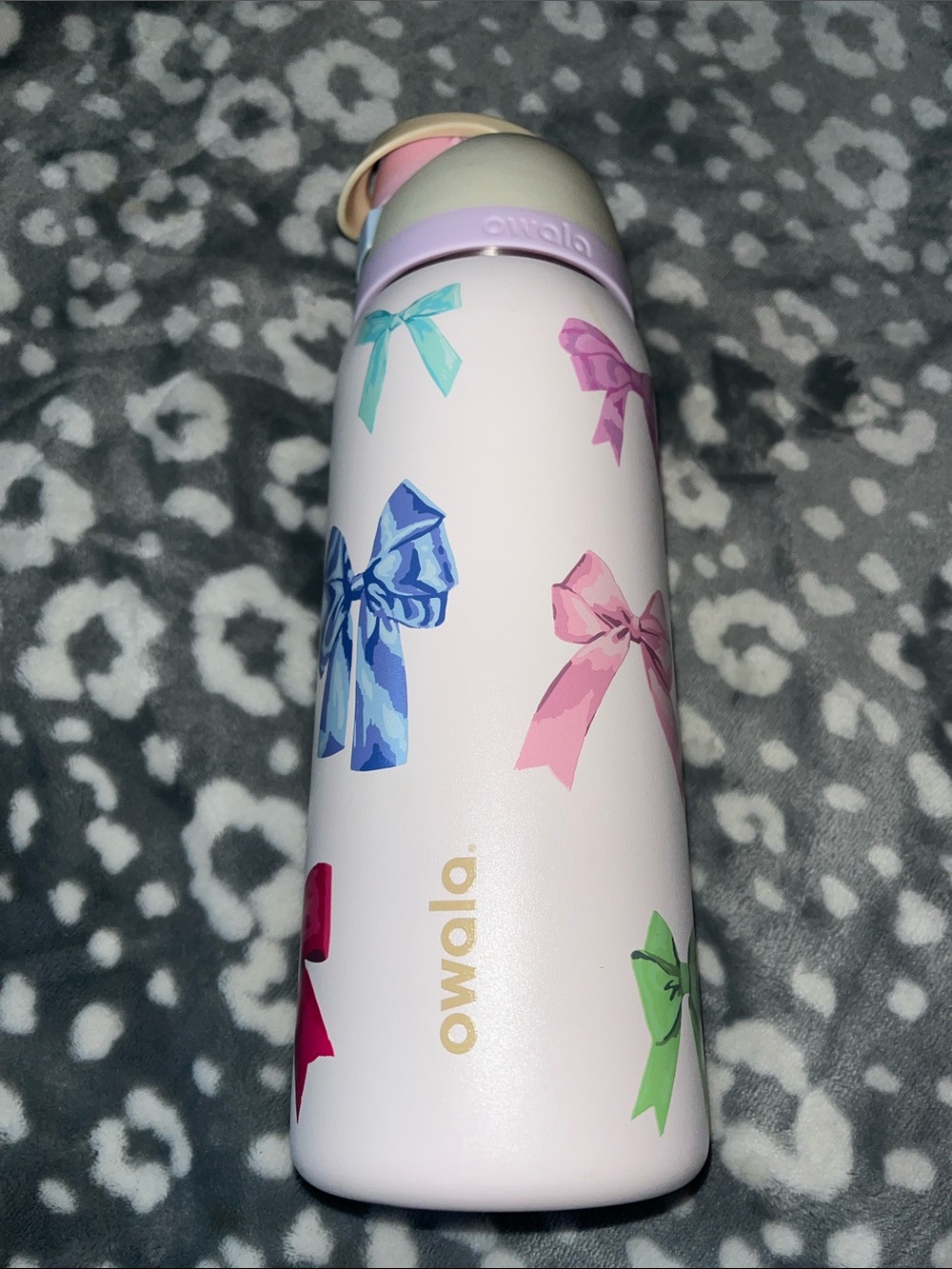 Owala Bow Print 32 oz. Water Bottle